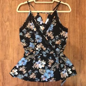 FSUPER CUTE Floral tank! size M